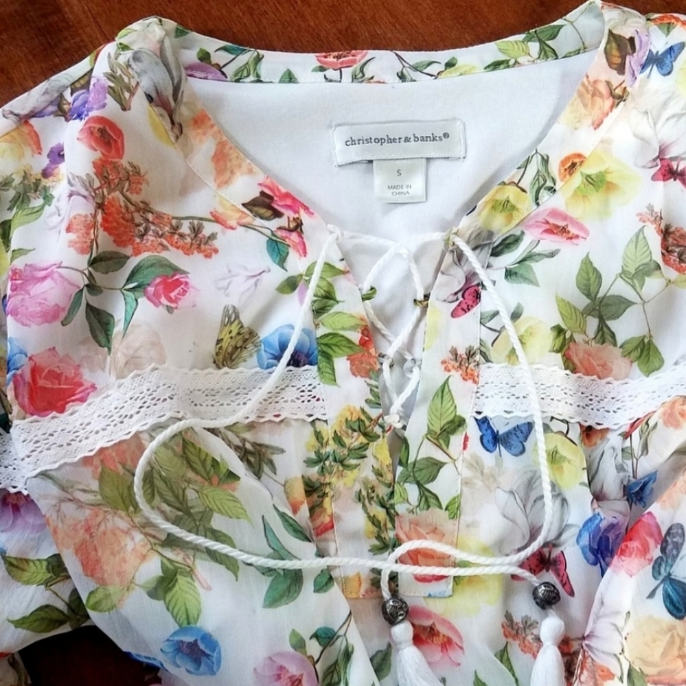 Christopher & Banks Floral Blouse -Size S (NWOT)